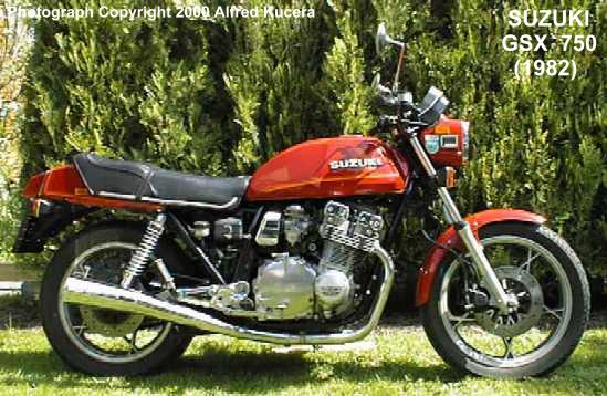 Suzi_Oma_right-hand-side.jpg (41997 Byte)